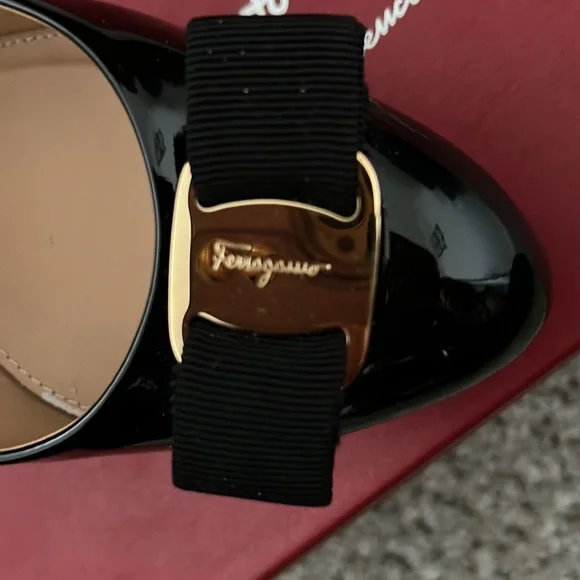 Salvatore Ferragamo platform Pumps 9sm size 6.Made in Italy. Excellent condition - Picture 6 of 6